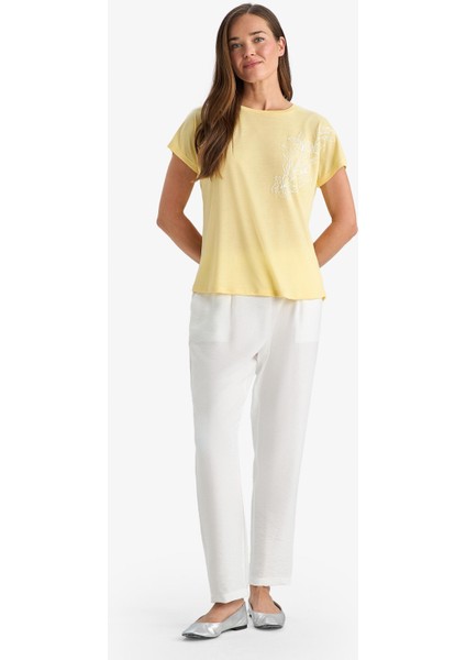 Wide Leg Cep Detaylı Esnek Belli Düz Paça Beyaz Pantolon F0994AX25SM modelleri