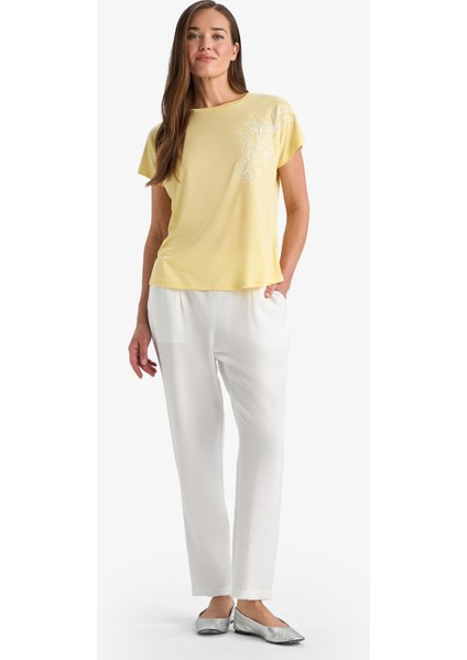 Wide Leg Cep Detaylı Esnek Belli Düz Paça Beyaz Pantolon F0994AX25SM fırsatları