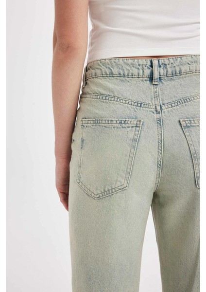 Straight Fit Yüksek Bel Katlamalı Paça Bilek Boy Jean Yıkamalı Pantolon D2965AX24HS