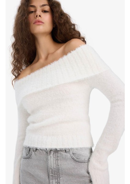 Slim Fit Dar Kesim Açık Omuz Triko Kazak C6301AX25CW