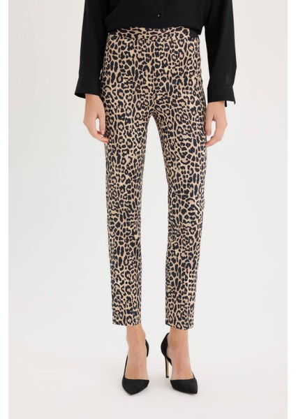 Sigaret Saten Kumaş Pantolon Leopar Desenli Normal Bel Beli Lastikli Düz Paça J8741AZ25SP fırsatları