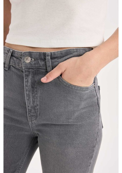 Comfort Straight Yüksek Bel Bilek Boy Jean Yıkamalı Pantolon E3413AXNS indirimleri