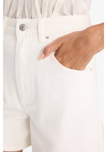 Cepli Beyaz Gabardin Şort F7018AX25SM