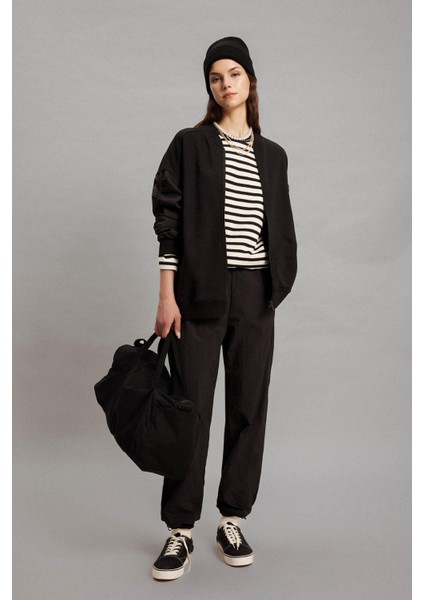 Jogger Eşofman Altı Basic Düz Beli Lastikli Ayarlanabilir Lastik Paçalı Cepli C0122AX24SP modelleri