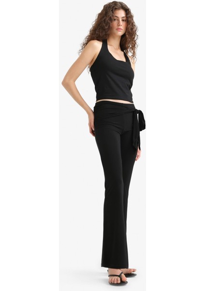 Flare Fit Normal Bel Bağlamalı Standart Boy Pantolon fiyatları