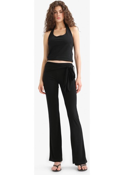 Flare Fit Normal Bel Bağlamalı Standart Boy Pantolon modelleri