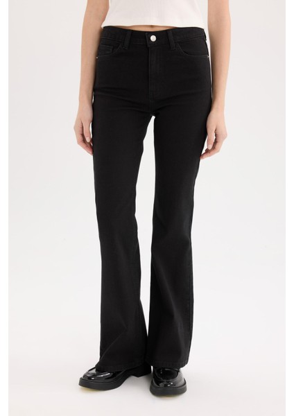 Mia Yüksek Bel Düz Paça Cepli Jean Pantolon D6639AX25SP fırsatları