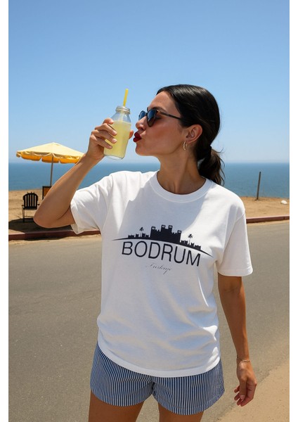 Kadın %100 Pamuk Bodrum Baskılı Kısa Kollu Beyaz T-Shirt
