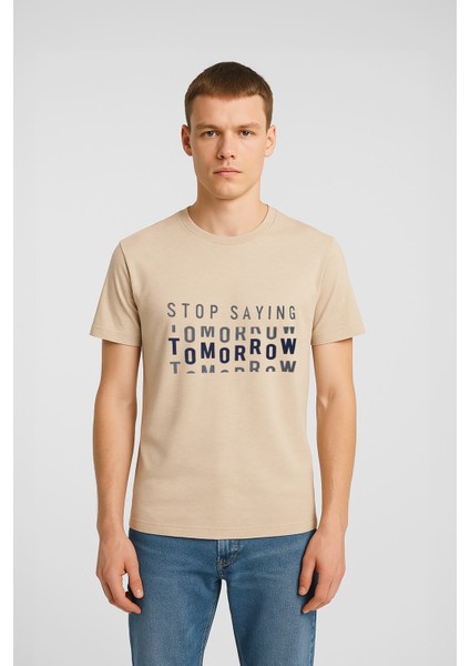 Erkek Rahat Kesim Bisiklet Yaka Yazı Baskılı T-Shirt