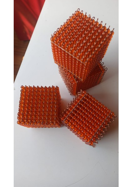 Montessori Binlik Küp (Turuncu Boncuk) Binlik Küp Montessori Binlik Küp 1 Adet