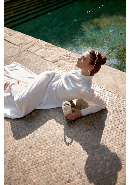 Beyaz Kuyruklu Elena Elbise