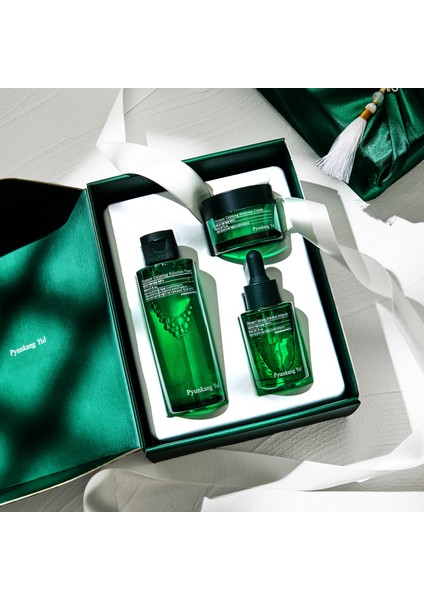 Ultimate Calming Line Gift Set (Toner+Ampoule+Cream) W/bag - Yoğun Yatıştırıcı ve Nemlendirici Cilt Bakım Hediye Seti (Çantalı) modelleri