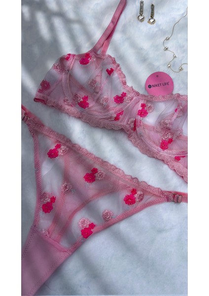 Balenli Çiçek Işlemeli Sütyen Takım Pudra