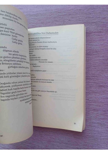 Nazım Hikmet'in 835 Satır Adlı Şiir Kitabı, Çeşitli Şiirlerden Oluşmaktadır. 835 Satır; Şiirler 1 2002 Basim 1,baski 240 Sayfa Temiz Durumdadir fırsatları