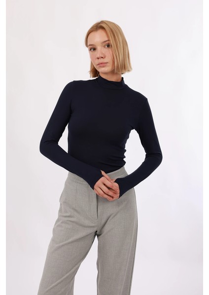 Kadın Parmak Detaylı Body