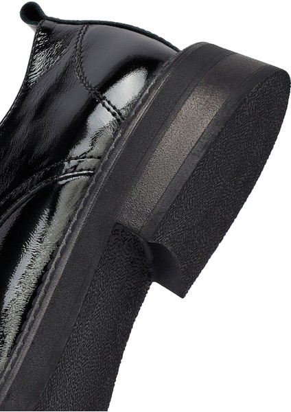 Kadın Siyah Bağcıklı Rugan Deri Maskülen Ayakkabı 25AFD512416