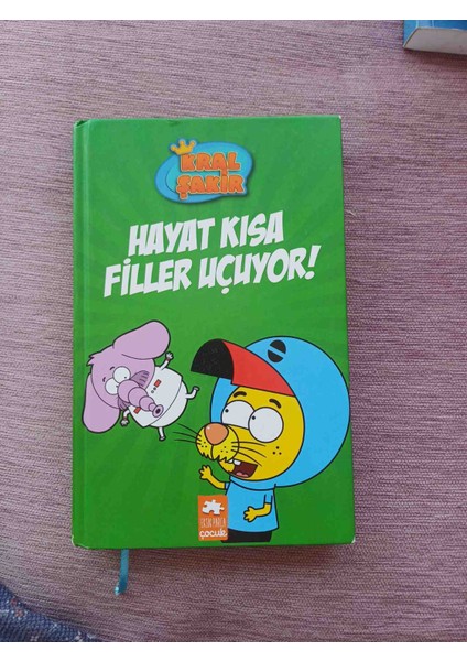 Kral Şakir - Hayat Kısa Filler Uçuyor 2020 Basim 208 Sayfa Cok Temiz Kondisyonda