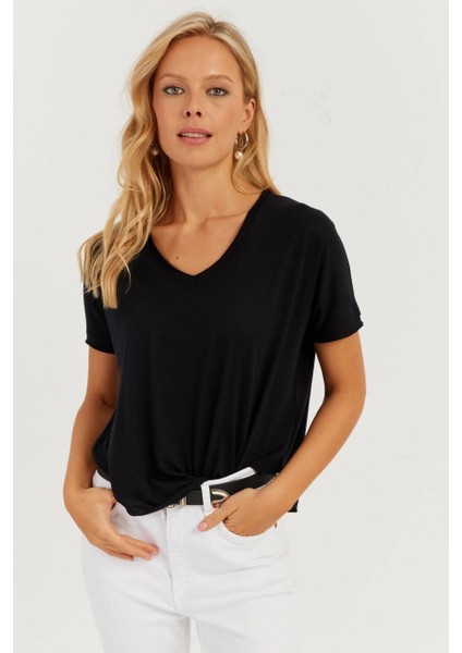 Kadın Siyah V Yaka Salaş T-Shirt LPP1271