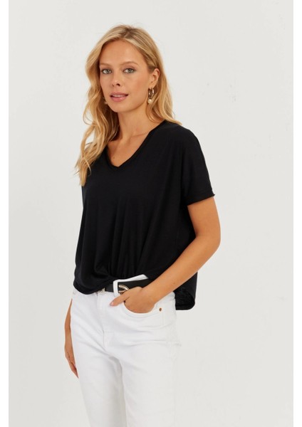 Kadın Siyah V Yaka Salaş T-Shirt LPP1271 indirimleri