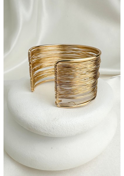 Altın Rengi Katmanlı Geniş Kenarlı Açık Tel Bileklik fiyatları
