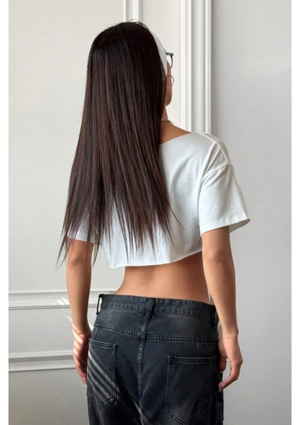 Kadın Beyaz Kayık Yaka Oversize Crop T-Shirt indirimleri