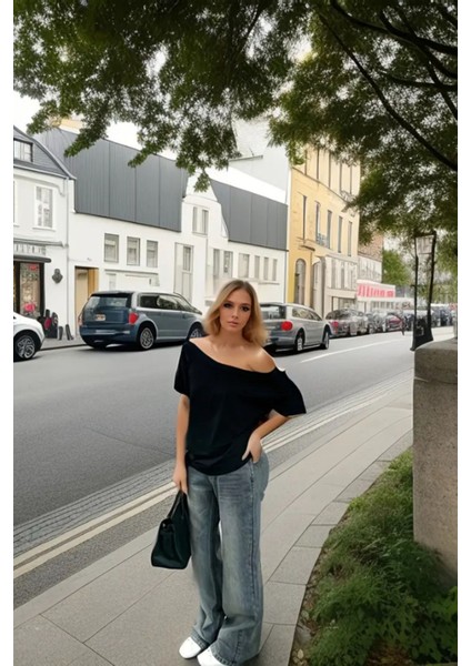 Siyah Kadın Düşük Omuz Kayık Yaka Oversize T-Shirt modelleri