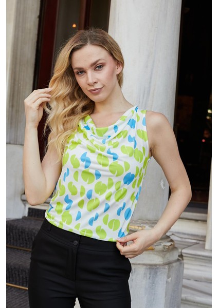 Kadın Likralı Parlak Kumaş Empirme Degaje Yaka Kolsuz Body Bluz-Fıstık Yeşil fırsatları