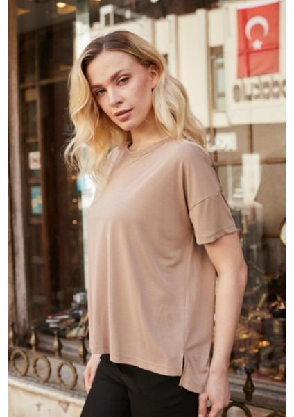 Kadın Modal Penye Geniş Sıfır Yaka Düşük Omuzlu Yanları Yırtmaçlı Bluz -Camel fiyatları