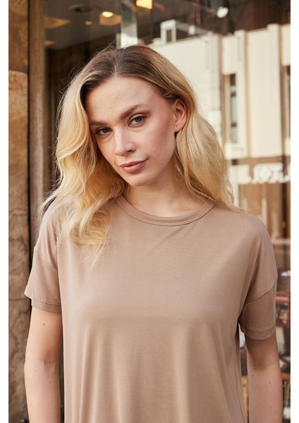 Kadın Modal Penye Geniş Sıfır Yaka Düşük Omuzlu Yanları Yırtmaçlı Bluz -Camel modelleri