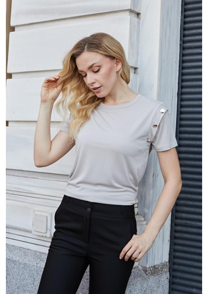 Kadın Kaliteli Modal Kumaş Sıfır Yaka Düğme Aksesuarlı Kısa Kol T-Shirt Bluz-Taş modelleri