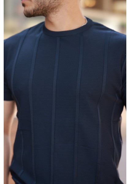 Erkek Desenli Çizgi Kabartmalı Kısa Kollu Tişört modelleri