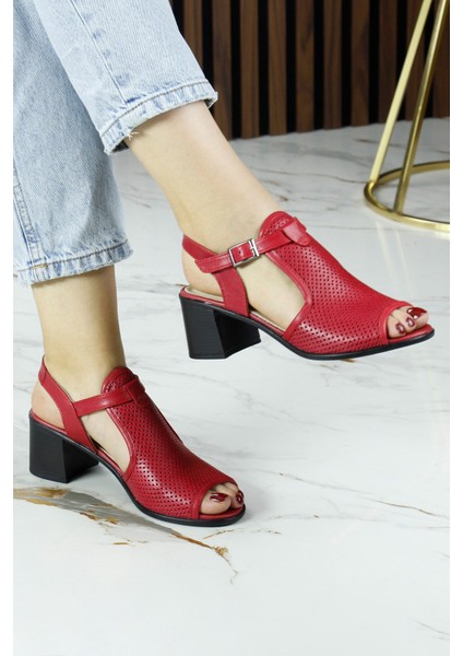 Elena Kırmızı Hakiki Dana Derisi Önü Arkası Açık Delik Detaylı Kalın Topuklu Rahat Günlük Sandalet