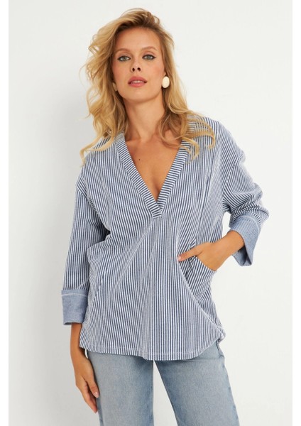 Kadın Ekru-Lacivert Çizgili Cepli Sweatshirt TF01