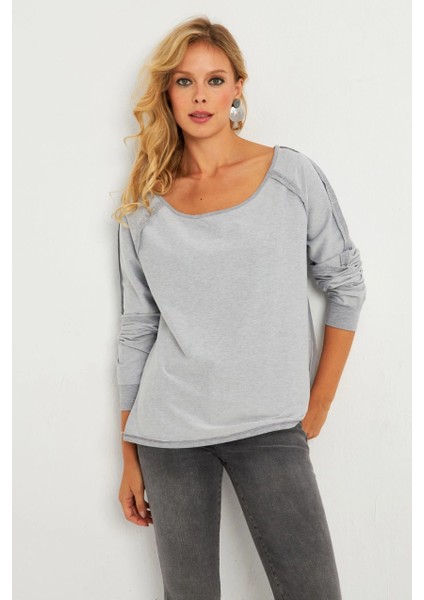 Kadın Gri Kayık Yaka Ters Dikişli Sweatshirt TF10 modelleri