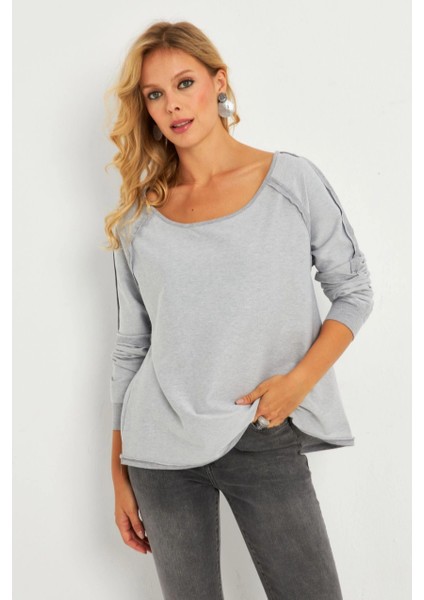 Kadın Gri Kayık Yaka Ters Dikişli Sweatshirt TF10 indirimleri