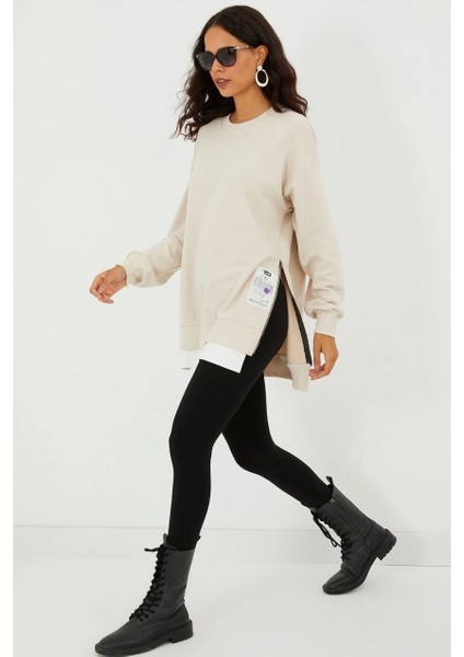 Kadın Ekru Yanları Fermuarlı Oversize Sweatshirt BK231095