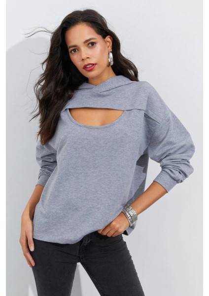 Kadın Gri Önü Pencereli Kapüşonlu Sweatshirt Yİ2486