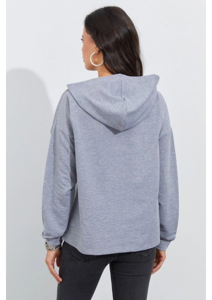 Kadın Gri Önü Pencereli Kapüşonlu Sweatshirt Yİ2486 indirimleri