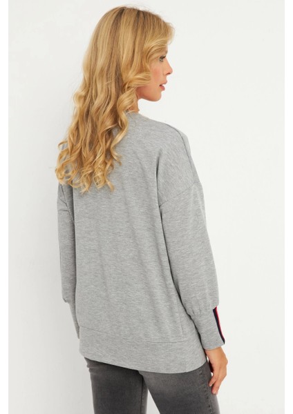 Kadın Gri Şerit Detaylı V Yaka Sweatshirt EY2905 indirimleri