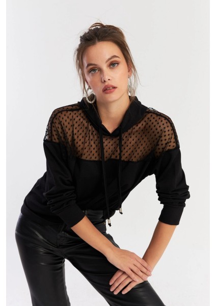 Kadın Siyah Üstü Tül Kapüşonlu Sweatshirt EY2934