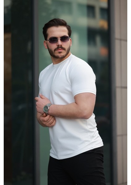 Erkek Kısa Kollu Çizgi Kabartma Detaylı T-Shirt fiyatları