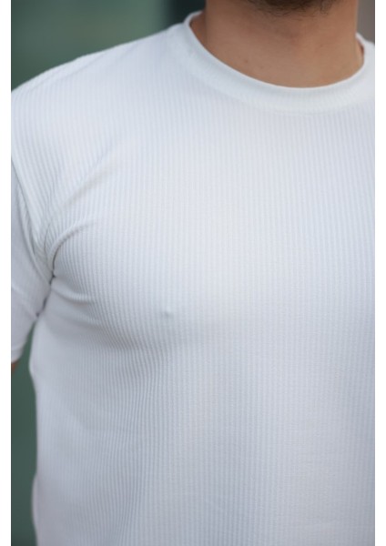 Erkek Kısa Kollu Çizgi Kabartma Detaylı T-Shirt modelleri