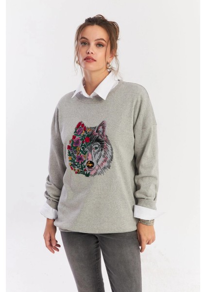 Kadın Gri Nakışlı Sweatshirt YLE20