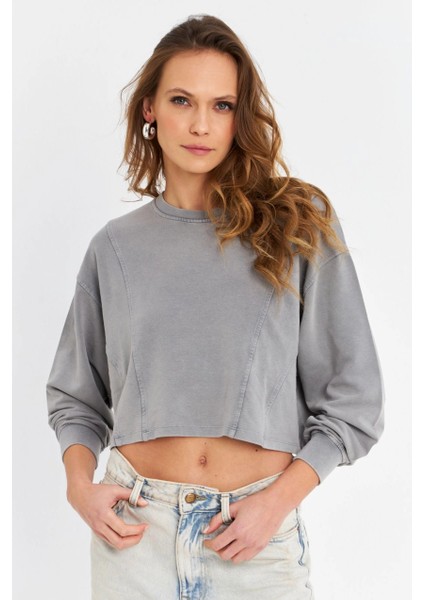 Kadın Gri Salaş Crop Sweatshirt ZH08 indirimleri