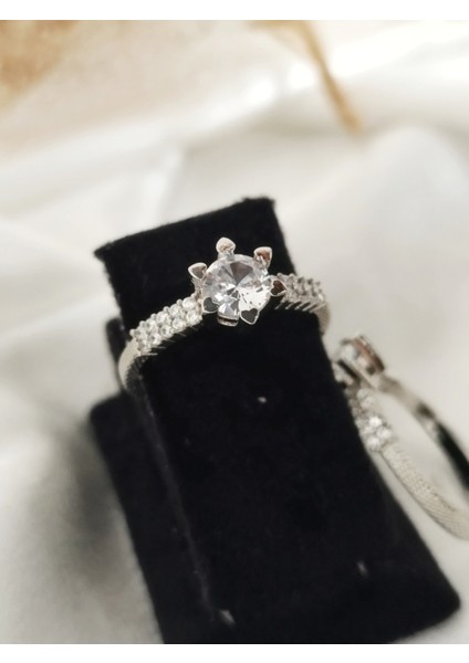 Ladybirdbujiteri Yanları Taşlı Ayarlanabilir Model Çiçek Figur Zirkon Taşlı Tektaş Çelik Yüzük