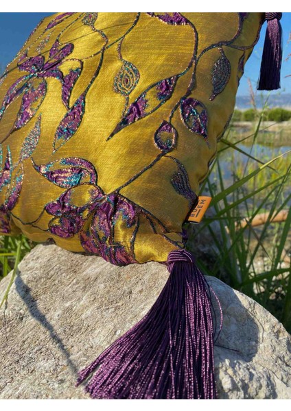 Altın Yaprak Rüyası (Kalın El Işi Püsküllü) 45X45 Kırlent (premium)