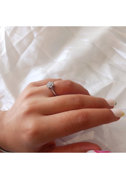 Ladybirdbujiteri Zirkon Taşlı Çiçek Model Ayarlanabilir Çelik Yüzük