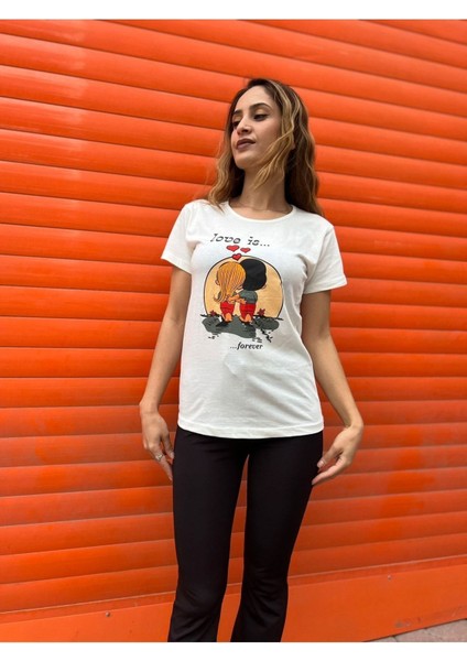 Beyaz Love Is Forever Baskılı Semi Fitted Örme