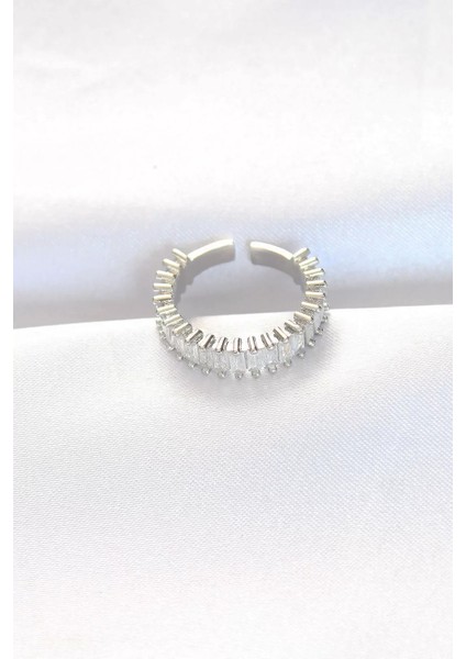 Sıralı Baget Taşlı Silver Renk Ayarlanabilir Yüzük