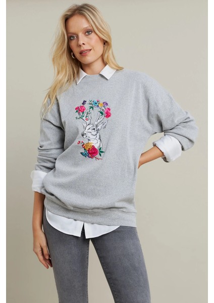 Kadın Gri-Fuşya Nakışlı Sweatshirt YLE20